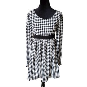 Smak Parlour Unique Vintage Houndstooth Babe Alert Dress Sz XS